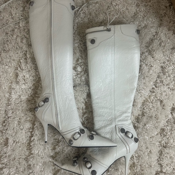 Brand New, never worn Balenciaga White Heeled Boots Sleek Modern Design - Picture 4 of 7